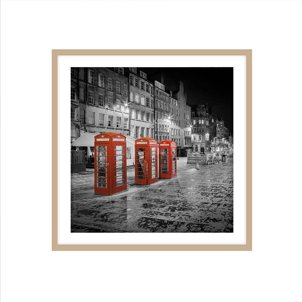 Evening impression of the Royal Mile in Edinburgh