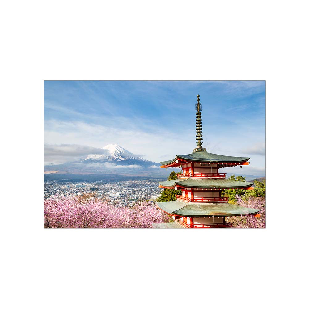 Magnificent view of Mount Fuji with Chureito Pagoda