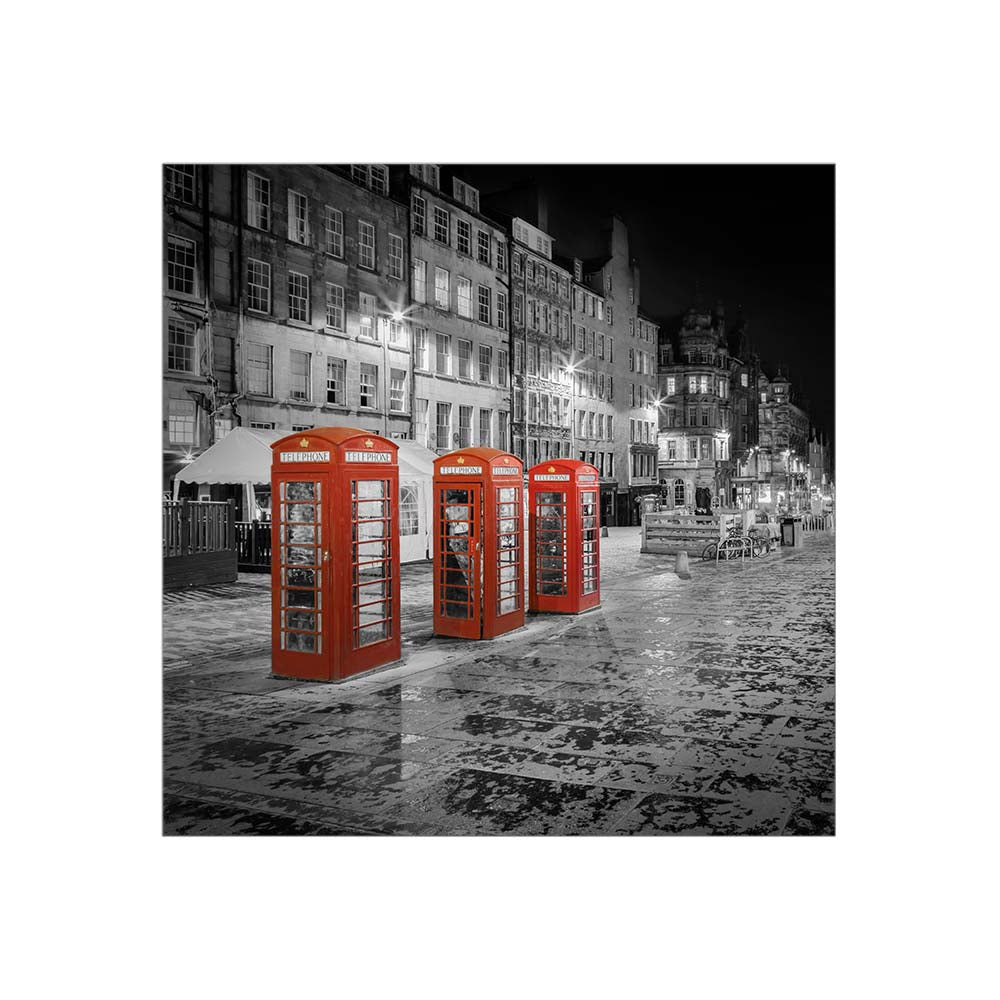 Evening impression of the Royal Mile in Edinburgh