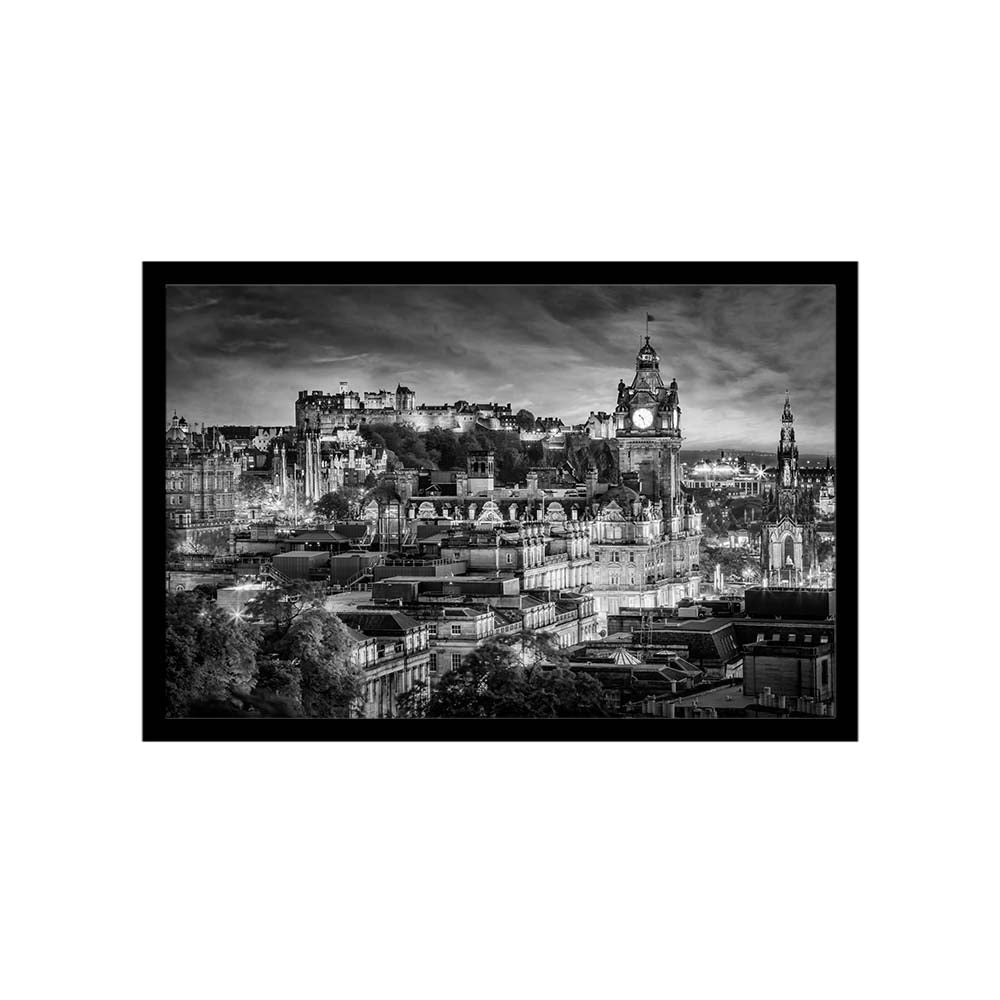 Evening impression from Edinburgh - Monochrome